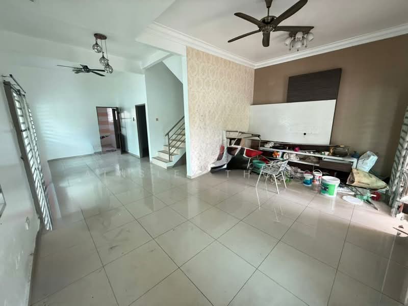 2-storey Terraced House for Sale in Ipoh (Perak) - Ainsley Thong - Living Room - PropertyGuru.com.my