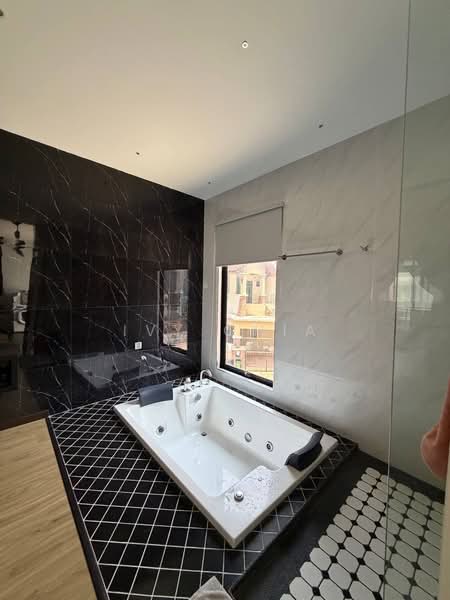 Rumah Banglo untuk Dijual di Bayan Lepas (Penang) - Ivy Chia - Master Bathroom - PropertyGuru.com.my