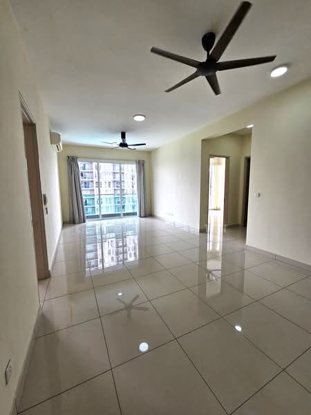 Kondominium untuk Dijual di Green Residence - Kent Fatt - Living Room - PropertyGuru.com.my