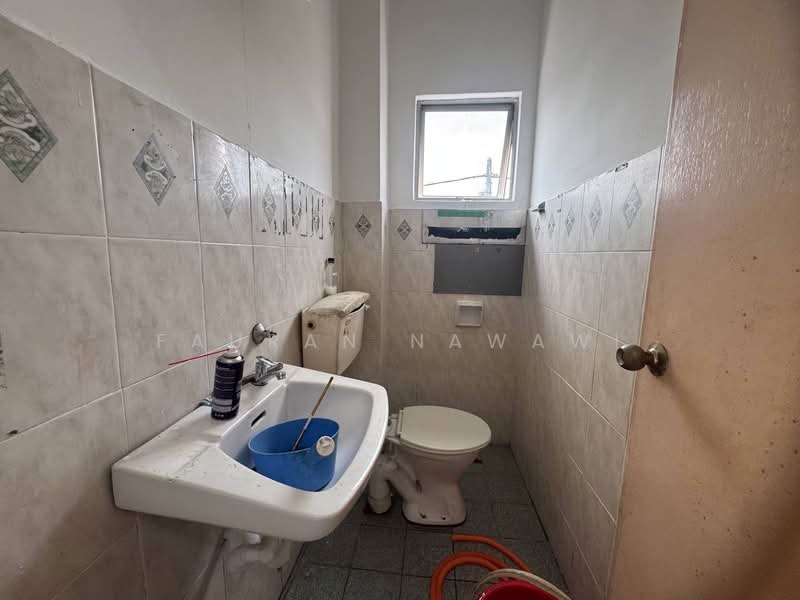 2-storey Terraced House for Sale in Taman Sri Haneco (Semenyih) - Fauran Nawawi - Bathroom - PropertyGuru.com.my