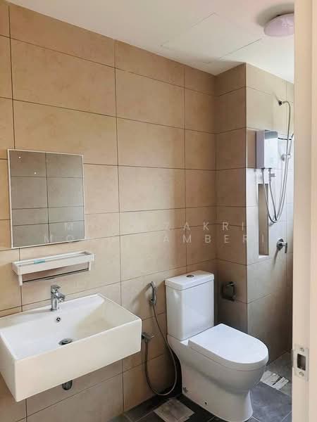 Kondominium untuk Disewa di M Adora - Mohd Zakri Mohd Zamberi - Bathroom - PropertyGuru.com.my