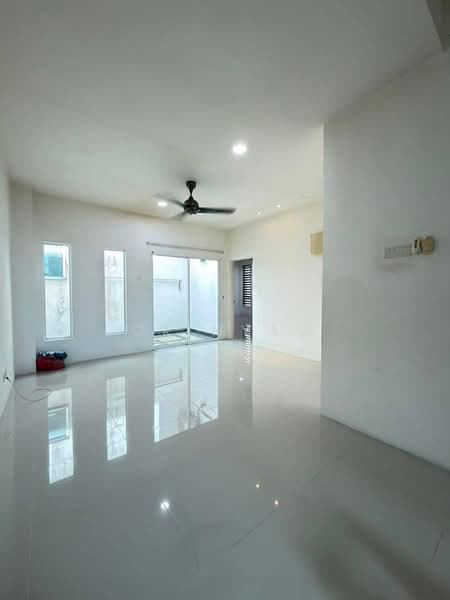 3-storey Terraced House for Sale in Ipoh (Perak) - Ck Nyau - PropertyGuru.com.my