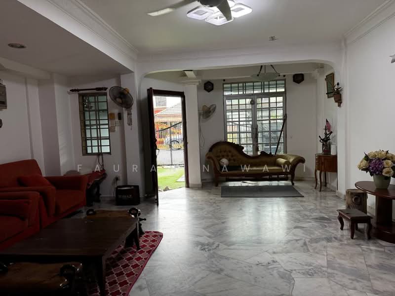 Rumah Teres 2 Tingkat untuk Dijual di Batu Caves (Selangor) - Fauran Nawawi - Living Room - PropertyGuru.com.my