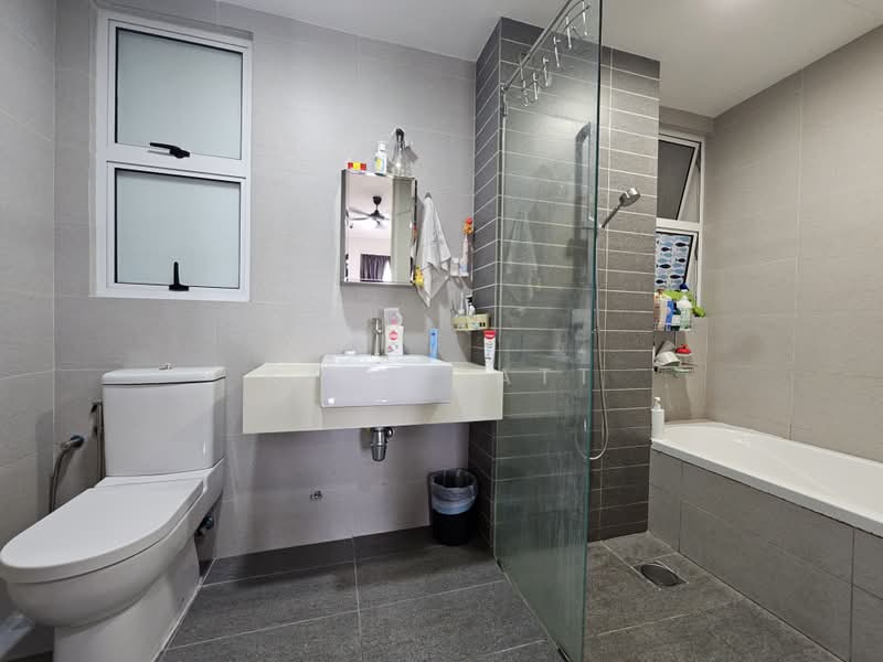 Kondominium untuk Dijual di Green Residence - Kent Fatt - Bathroom - PropertyGuru.com.my