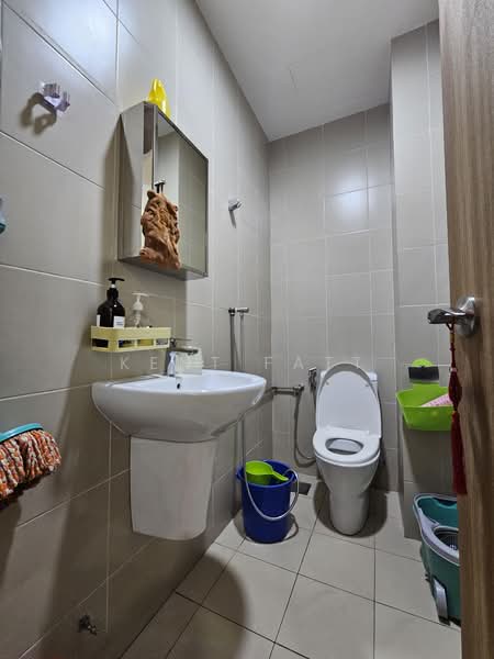 Kondominium untuk Dijual di Green Residence - Kent Fatt - Bathroom - PropertyGuru.com.my