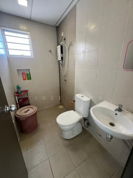 Pangsapuri untuk Dijual di Akasia Apartment - Yigee Heng - PropertyGuru.com.my