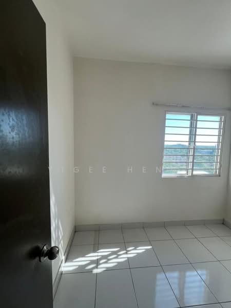 Pangsapuri untuk Dijual di Akasia Apartment - Yigee Heng - PropertyGuru.com.my