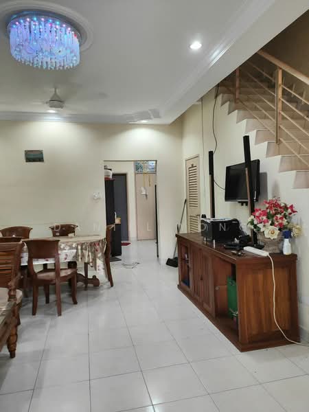 Rumah Teres 2 Tingkat untuk Dijual di Taman Pulai Indah (Johor Bahru) - Daniel Yong - Living Room - PropertyGuru.com.my