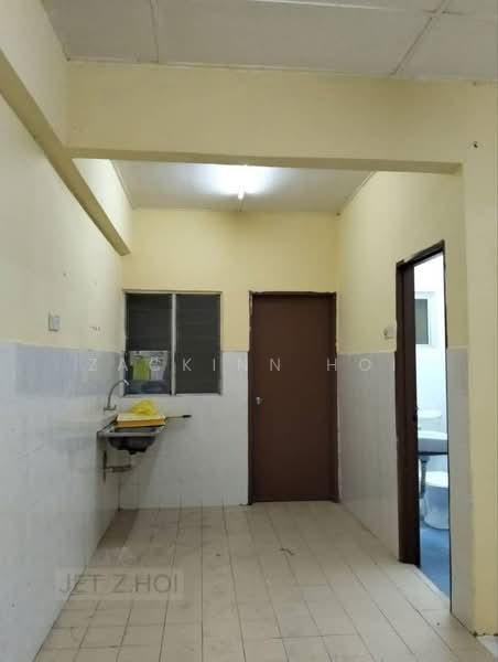 Pangsapuri untuk Dijual di Pangsapuri Perdana Villa - Zackinn Hoi - Kitchen - PropertyGuru.com.my