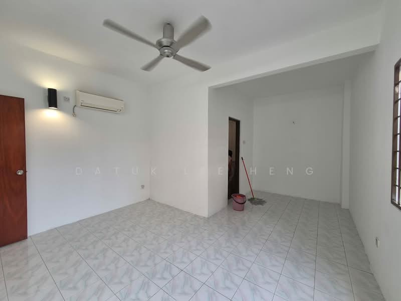 Kondominium untuk Disewa di Rayaria - Datuk Lee Heng - Living Room - PropertyGuru.com.my