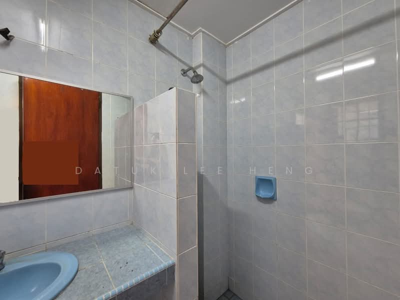 Kondominium untuk Disewa di Rayaria - Datuk Lee Heng - Bathroom - PropertyGuru.com.my