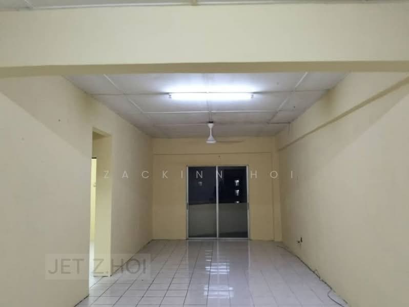 Apartment for Rent at Pangsapuri Perdana Villa - Zackinn Hoi - Living Room - PropertyGuru.com.my