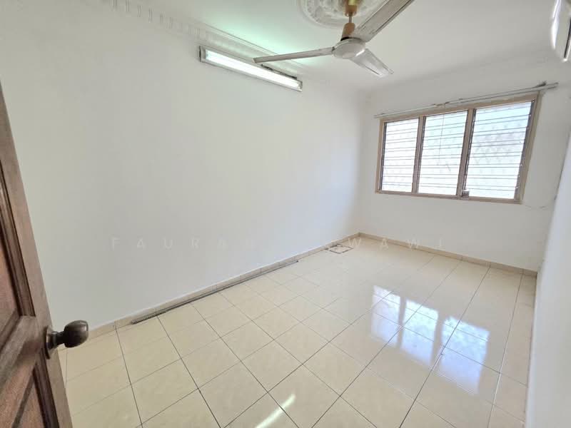 2-storey Terraced House for Sale in Seksyen 19 (Shah Alam) - Fauran Nawawi - PropertyGuru.com.my