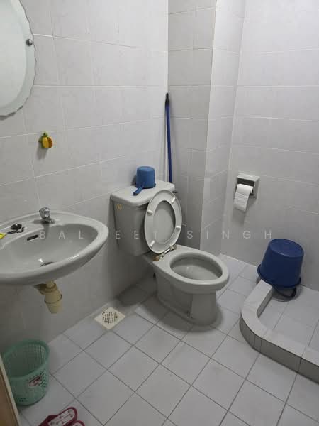 Condominium for Sale at Robson Heights - Baljeet Singh - Bathroom - PropertyGuru.com.my