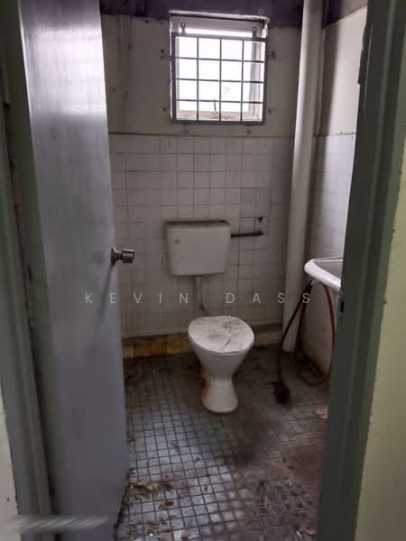 Factory for Sale in Jalan Klang Lama (Old Klang Road) (Kuala Lumpur) - Kevin Dass - Bathroom - PropertyGuru.com.my