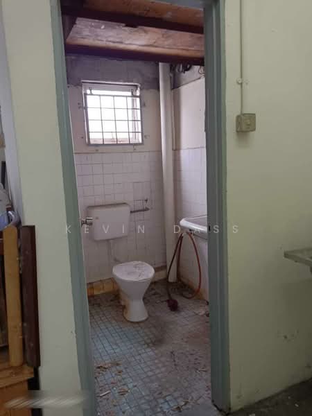 Factory for Sale in Jalan Klang Lama (Old Klang Road) (Kuala Lumpur) - Kevin Dass - Bathroom - PropertyGuru.com.my