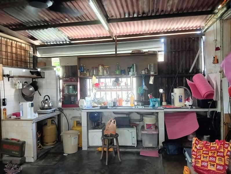 Rumah Teres 1 Tingkat untuk Dijual di Kluang (Johor) - Celine Chai - Kitchen - PropertyGuru.com.my