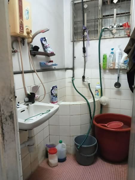 Rumah Teres 1 Tingkat untuk Dijual di Kluang (Johor) - Celine Chai - Bathroom - PropertyGuru.com.my