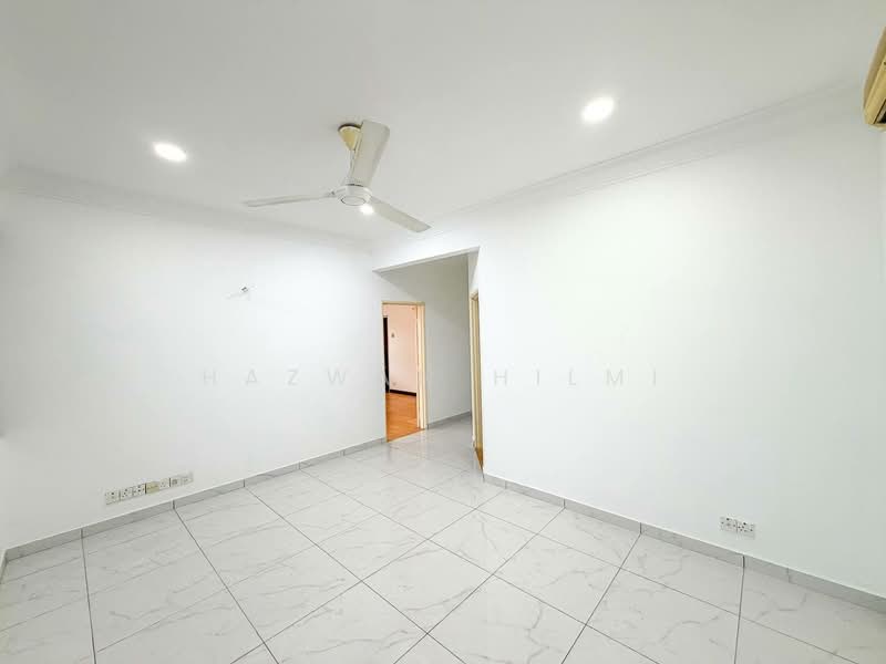 Rumah Berkembar untuk Dijual di Alam Damai (Cheras) - Hazwan Hilmi - Living Room - PropertyGuru.com.my
