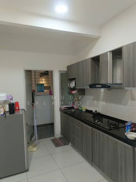 Servis Apartment untuk Disewa di Savanna Executive Suite @ Southville City - Mudz Salahuddin - Kitchen - PropertyGuru.com.my