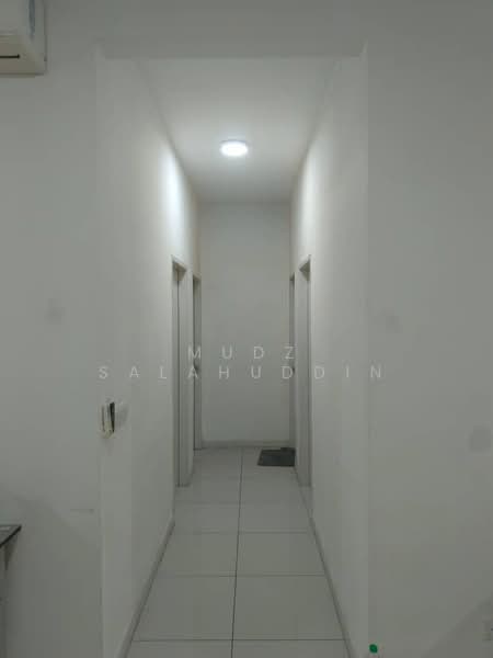 Servis Apartment untuk Disewa di Savanna Executive Suite @ Southville City - Mudz Salahuddin - Corridor - PropertyGuru.com.my