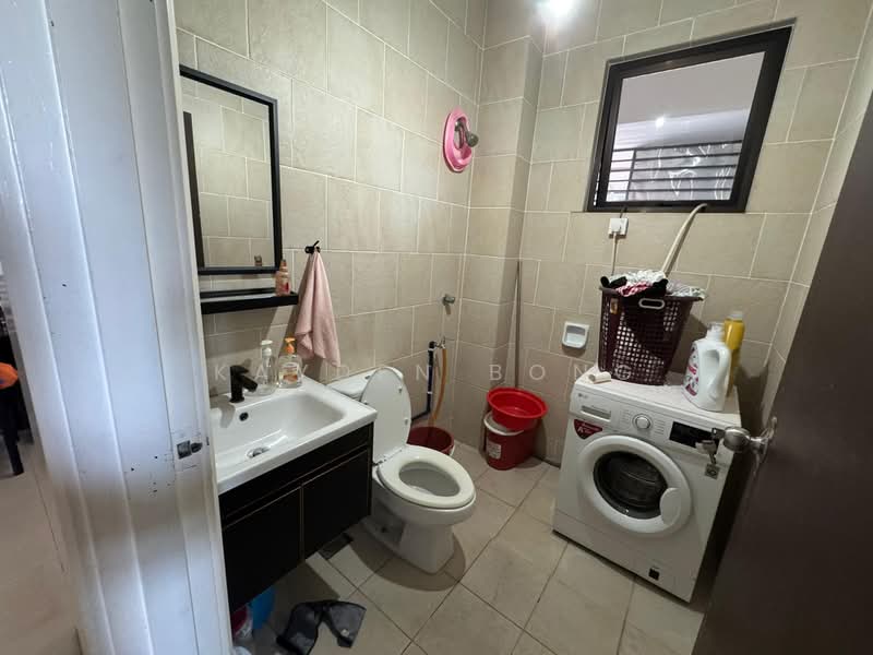 Semi-Detached House for Sale in Taman Aman Sari (Bandar Kinrara) - Kayden Bong - Bathroom - PropertyGuru.com.my