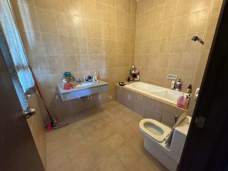Semi-Detached House for Sale in Taman Aman Sari (Bandar Kinrara) - Kayden Bong - Bathroom - PropertyGuru.com.my