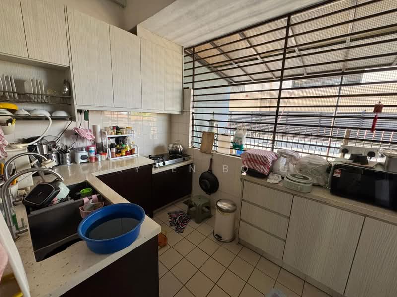 Semi-Detached House for Sale in Taman Aman Sari (Bandar Kinrara) - Kayden Bong - Kitchen - PropertyGuru.com.my