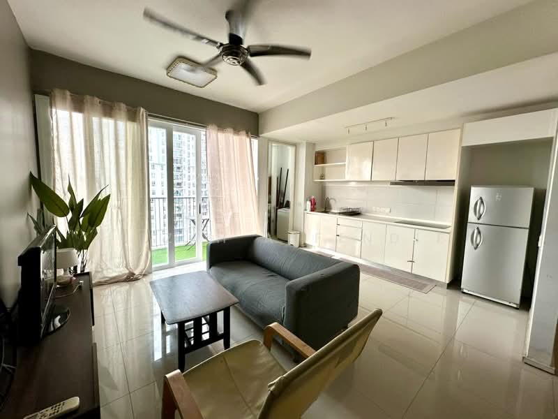 Kondominium untuk Disewa di Verdi Eco-Dominiums - Filzah Affendie - Living Room & Kitchen - PropertyGuru.com.my
