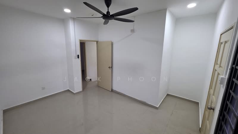 Rumah Teres 2-Tingkat untuk Dijual di Taman Johor Jaya (Plentong) - Jack Phoon - Interior - PropertyGuru.com.my