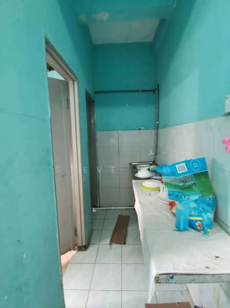 Kedai / Pejabat untuk Dijual di Taman Mawar (Pasir Gudang) - Steve Tey - Kitchen - PropertyGuru.com.my