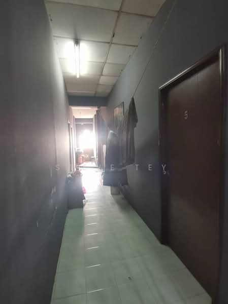 Kedai / Pejabat untuk Dijual di Taman Mawar (Pasir Gudang) - Steve Tey - Corridor - PropertyGuru.com.my