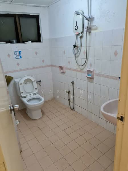 Kondominium untuk Dijual di Vista Komanwel C - Yasmin Sulaiman - Bathroom - PropertyGuru.com.my