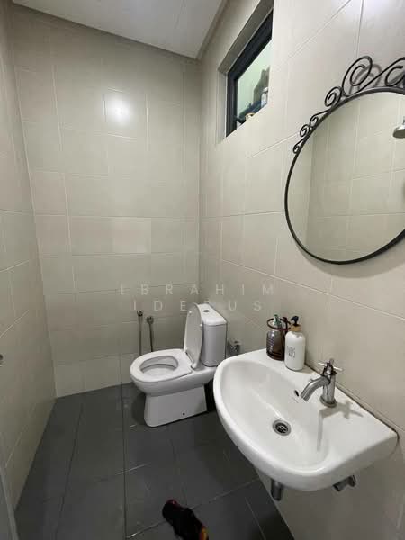 Rumah Bandar untuk Dijual di Desa Melawati (Setapak) - Ibrahim Iderus - Bathroom - PropertyGuru.com.my