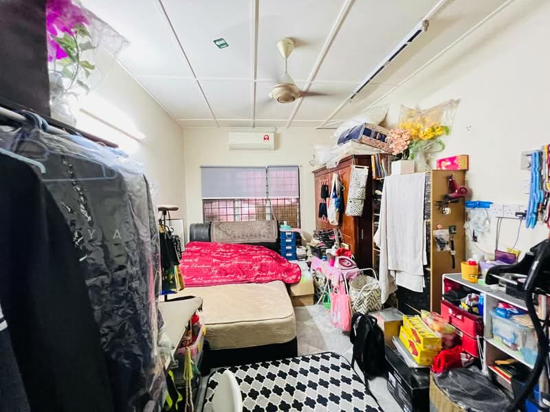 Rumah Teres 1 Tingkat untuk Dijual di Bandar Kinrara Seksyen 1 (Bandar Kinrara) - Yasmin Sulaiman - Bedroom - PropertyGuru.com.my