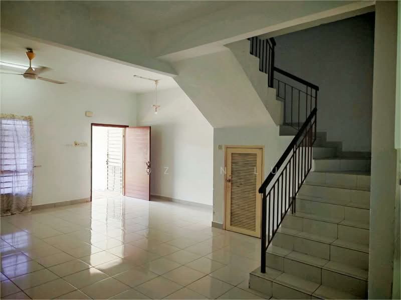 Rumah Teres 2 Tingkat untuk Dijual di Semenyih (Selangor) - Ridzuan Lu - Living Room - PropertyGuru.com.my
