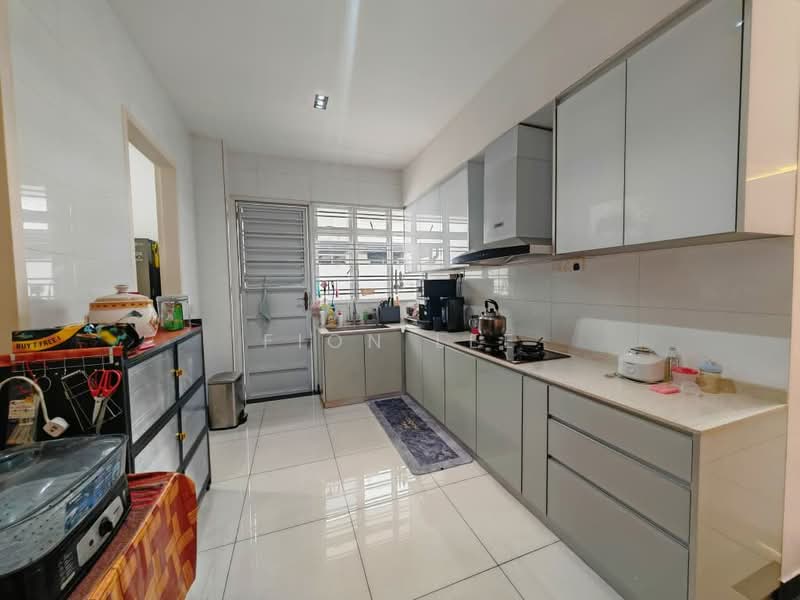 Cluster House for Sale in Setia Tropika (Johor Bahru) - Fion Lee - Kitchen - PropertyGuru.com.my