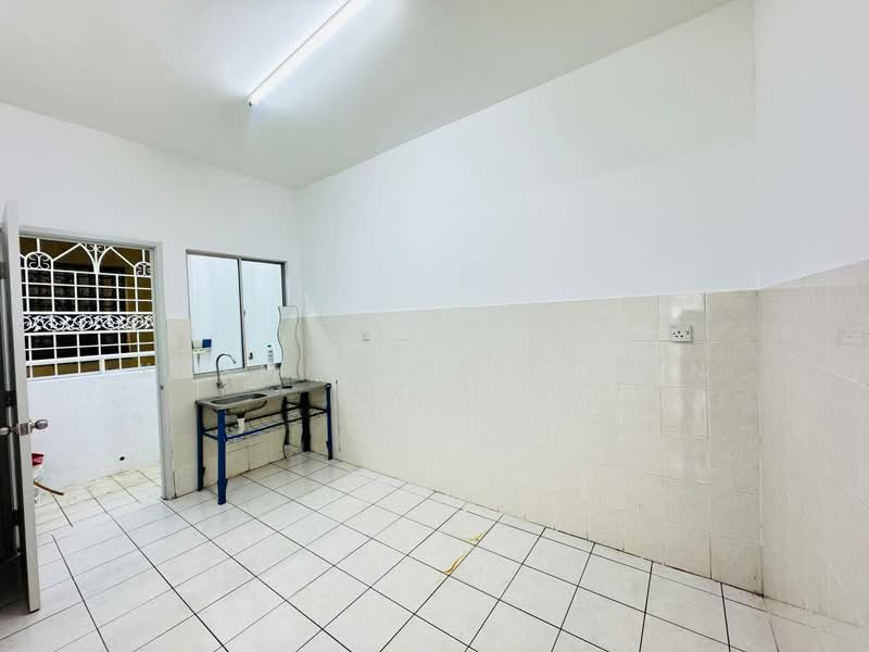 Condominium for Sale at Platinum Hill PV 3 - Yasmin Sulaiman - Kitchen - PropertyGuru.com.my