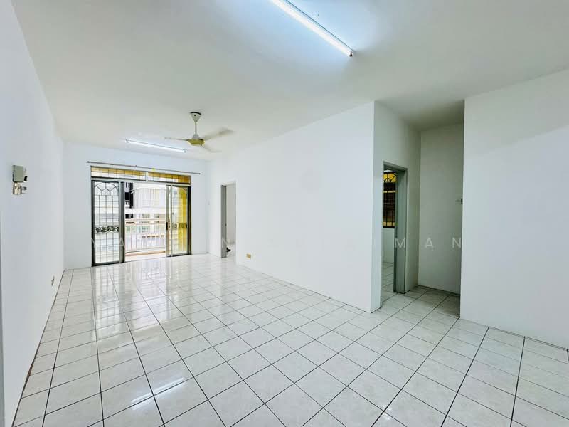 Condominium for Sale at Platinum Hill PV 3 - Yasmin Sulaiman - Living Room - PropertyGuru.com.my