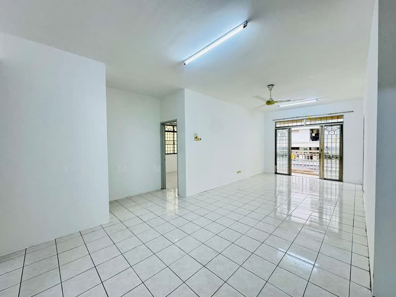 Condominium for Sale at Platinum Hill PV 3 - Yasmin Sulaiman - Living Room - PropertyGuru.com.my