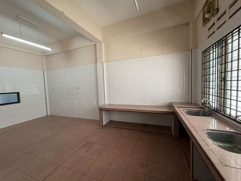 Shop for Rent in Yong Peng (Johor) - Celine Chai - Kitchen - PropertyGuru.com.my