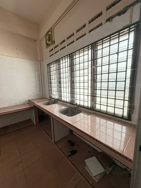 Shop for Rent in Yong Peng (Johor) - Celine Chai - Kitchen - PropertyGuru.com.my
