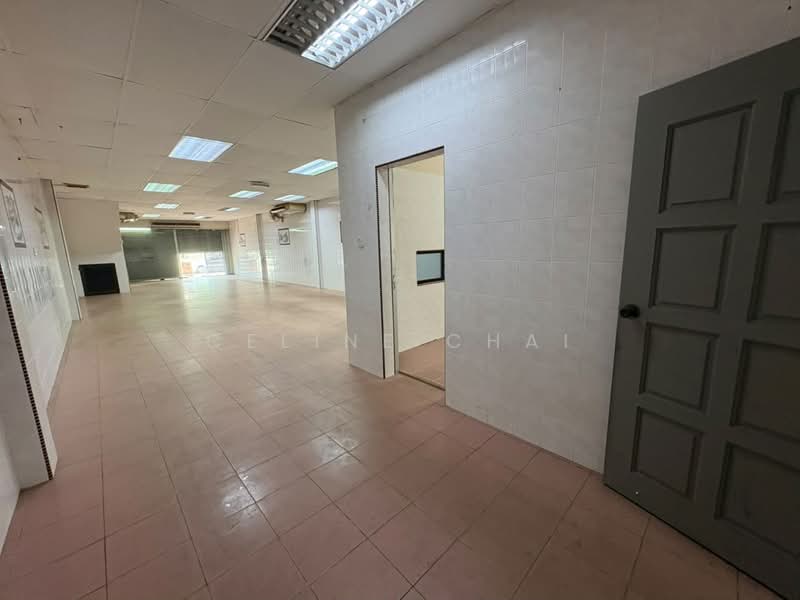 Shop for Rent in Yong Peng (Johor) - Celine Chai - Interior - PropertyGuru.com.my