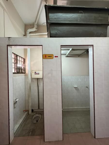 Shop for Rent in Yong Peng (Johor) - Celine Chai - Bathroom - PropertyGuru.com.my