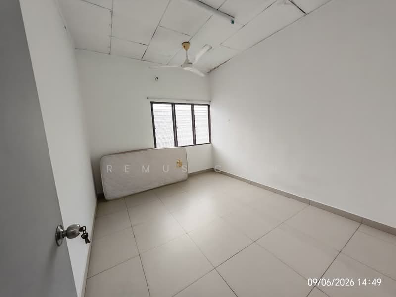 2-storey Terraced House for Rent in SS2 (Petaling Jaya) - Remus Chen - Bedroom - PropertyGuru.com.my