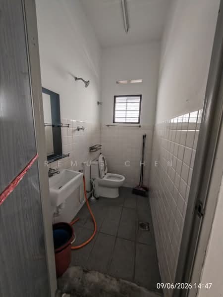 2-storey Terraced House for Rent in SS2 (Petaling Jaya) - Remus Chen - Bathroom - PropertyGuru.com.my