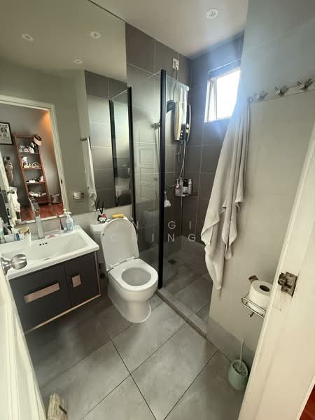 Kondominium untuk Dijual di Jesselton Condominium - Chin Giok Ching - Bathroom - PropertyGuru.com.my