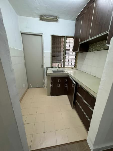 Apartment for Sale at Apartment Idaman - Mudz Salahuddin - Kitchen - PropertyGuru.com.my