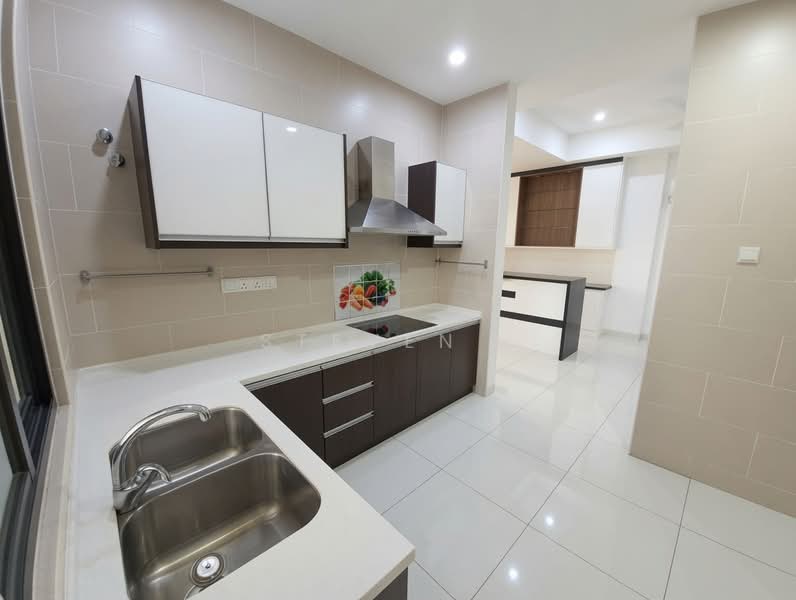 Kondominium untuk Disewa di Se7en @ Thompson Residences - Steven . - Kitchen - PropertyGuru.com.my