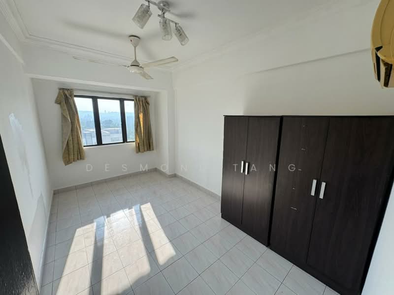 Kondominium untuk Dijual di Vista Komanwel C - Desmond Tang - Bedroom - PropertyGuru.com.my